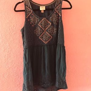 Knox Rose Embroidered Tank